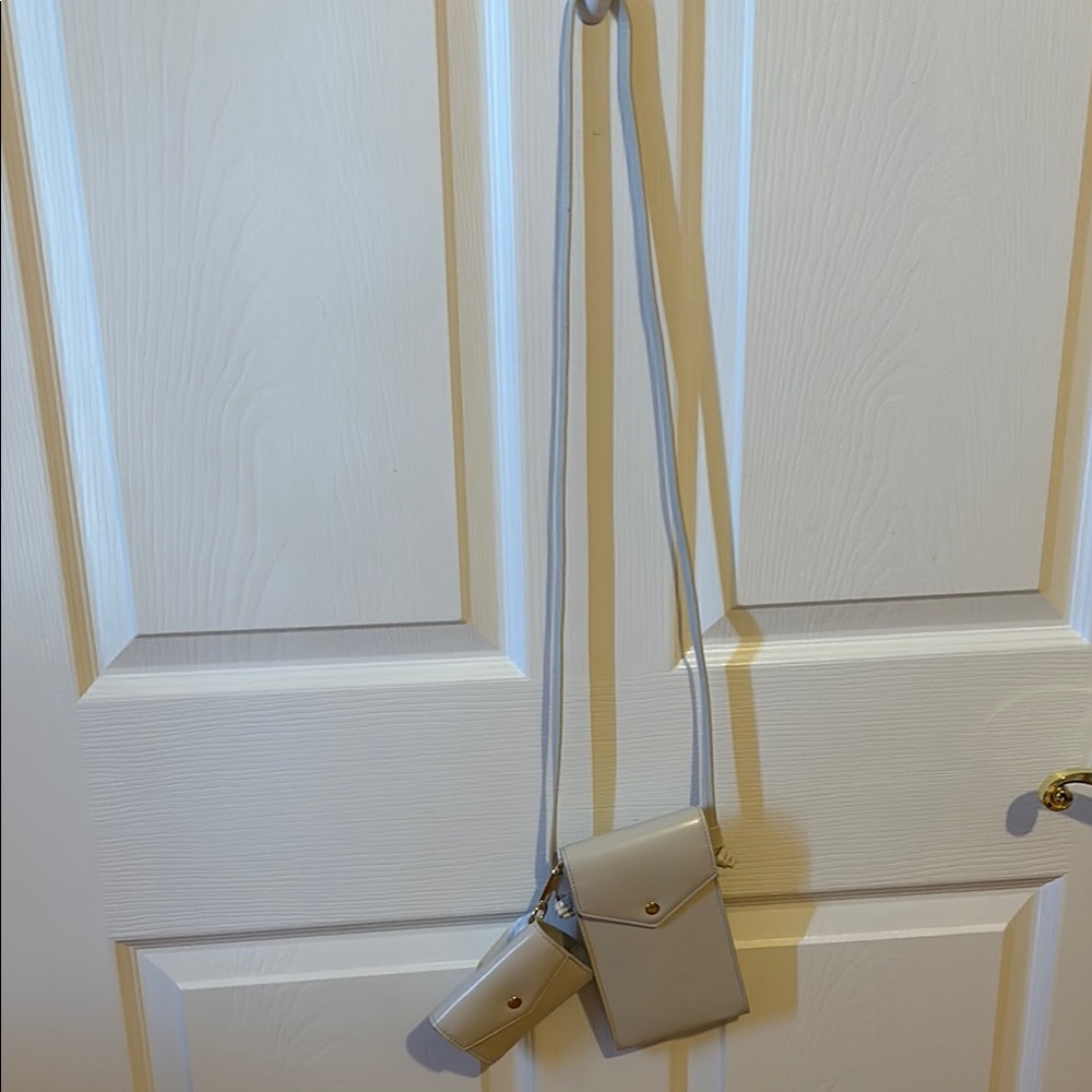Stylish Cream Crossbody Bag with Pouch